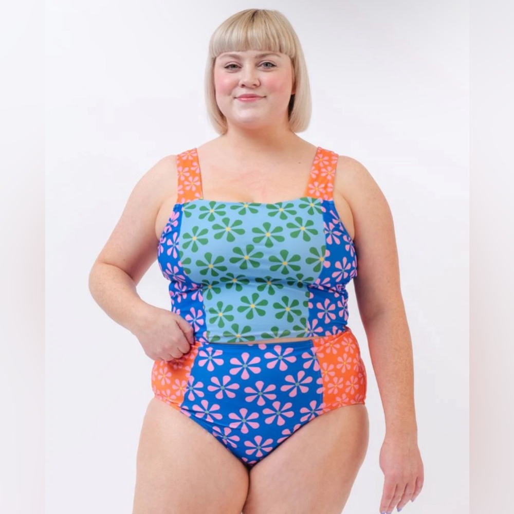 NWT Swim Top LIME RICKI x LARS CALCADA SQUARE NECK CROP